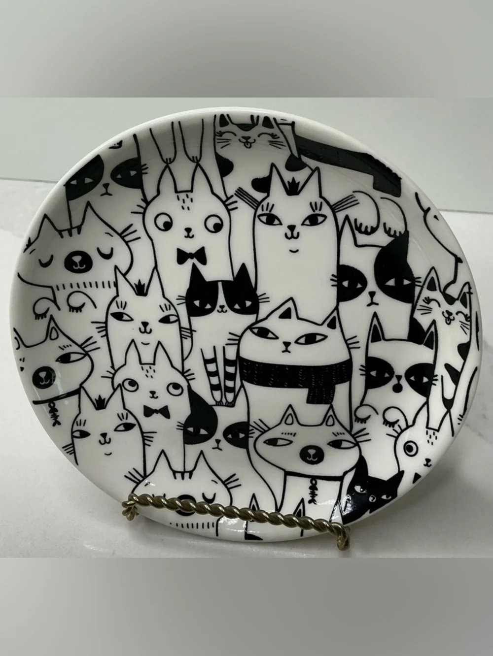 Cat Plate or Cat Dish Dessert Plate Ceramic 5” Kitten Faces White Black NEW